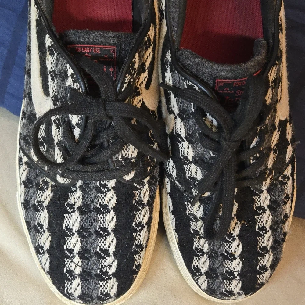 Nike Stefan Janoski sneakers. Size 8 RARE